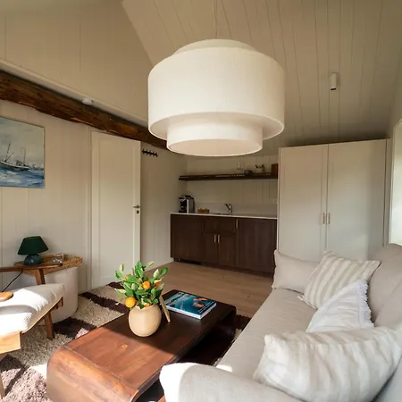 Ferieparker Skarungen - Hotel, And Kabelvåg
